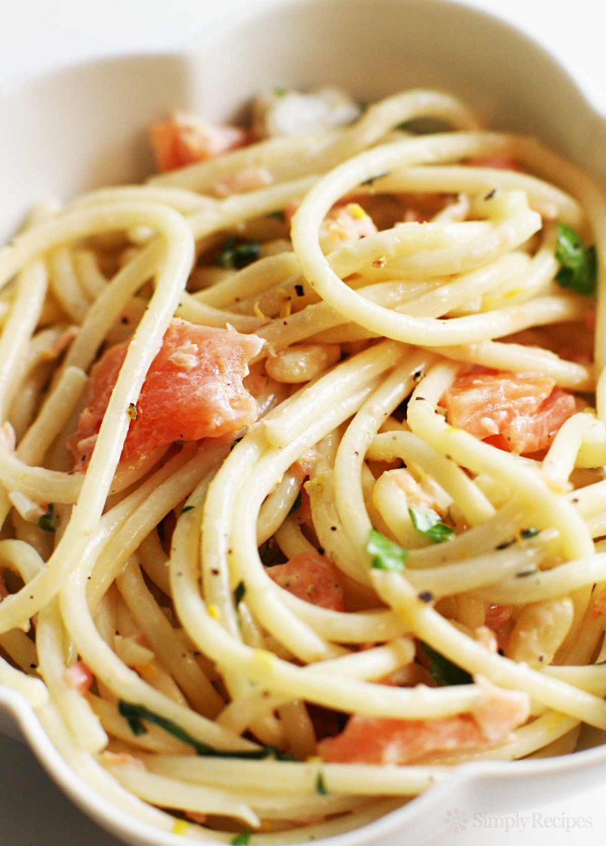 Espaguetis con salmón ahumado y limón - Recetas de X