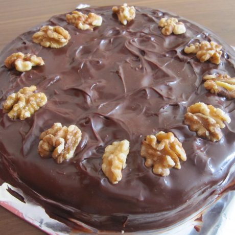 Torta de chocolate con nueces